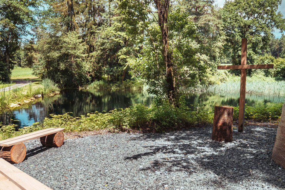 paxnatura Naturbestattung - Waldfriedhof Wundschuher See bietet ein einzigartiges Panorama zwischen Wald und Seeatmosphäre.